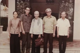 Xé rào và chạy gạo trong đêm