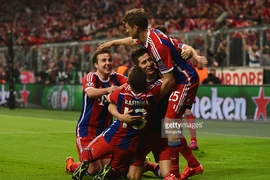 Bayern Munich 6-1 Porto: Đánh tennis trên sân Arena