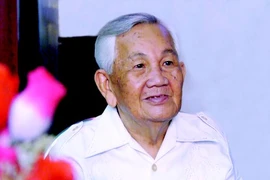 “Tư Ếch” Văn Hường bồi hồi tái ngộ đồng nghiệp