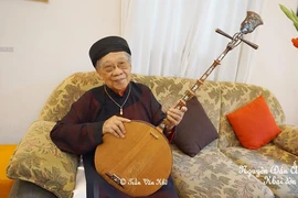 GS Trần Văn Khê và một buổi học ca trù
