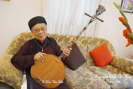 GS Trần Văn Khê, người đầu tiên đưa âm nhạc cổ truyền VN ra thế giới