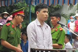 Tử hình kẻ giết bạn để xù tiền thua độ đá banh