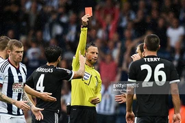 West Brom 2-3 Chelsea: Pedro tỏa sáng