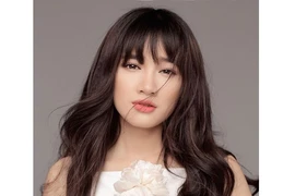 Nhã Phương lớn lên từ gánh hàng rong của mẹ