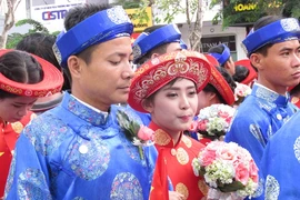Clip đám cưới của 100 đôi uyên ương