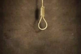 Đôi tình nhân treo cổ trong phòng trọ