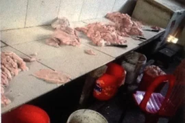Hai cơ sở sản xuất mỡ heo không vệ sinh, bị phạt gần 9 triệu đồng