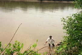 Phát hiện một thi thể bị phân hủy trên sông Phước Long