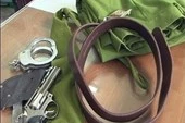 Bắt nghi can giả danh công an, cán bộ lừa cửa hàng điện thoại