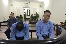 Mâu thuẫn tại quán nhậu, xách súng bắn người