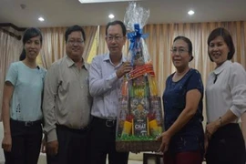 UBND quận Tân Phú thăm báo Pháp Luật TP.HCM