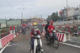 TP.HCM: Thông xe qua cầu tạm Tân Kỳ-Tân Quý