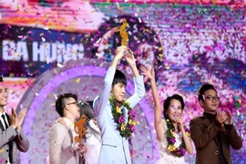 'Có vấn đề' giúp Cao Bá Hưng đăng quang Sing My Song