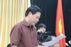 Cách chức giám đốc BV đa khoa tỉnh Hòa Bình