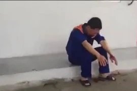 Nghi cây xăng đổ thiếu, thanh niên hành hung người bán