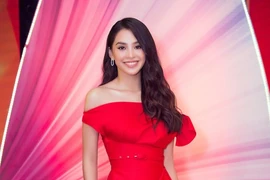 Các nàng hậu đua nhau khoe dáng