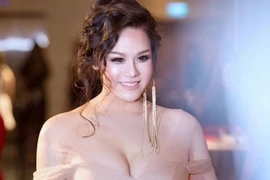 Nhật Kim Anh ngày càng gợi cảm