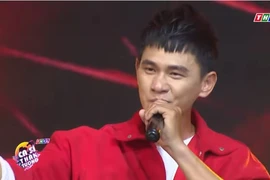 Minh Hoàng bản sao ca sĩ Đan Trường