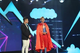 MC, siêu nhân giải cứu thế giới đổ bộ Lò võ tiếu lâm 