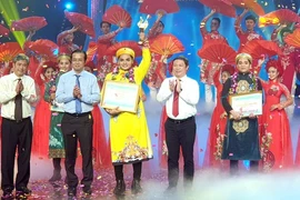Nguyễn Quốc Nhựt đoạt quán quân Chuông vàng vọng cổ 2020 