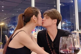 Sao Việt khoe dáng đón chào năm mới 2021