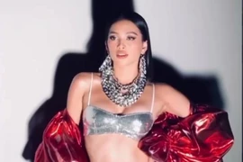 Sao Việt cùng dàn hoa, á hậu khoe dáng gợi cảm