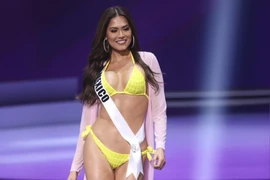 Ngắm tốp 5 Miss Universe thi Ứng xử