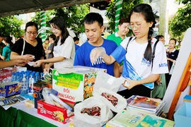 Đổi pin, sách cũ lấy quà tại ‘Ngày hội xanh Phú Mỹ Hưng 2024’