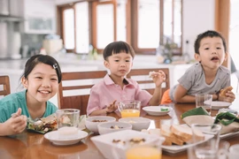 Trẻ uống sữa buổi sáng tăng hấp thu canxi hơn 2 lần và vitamin D hơn 4 lần so với trẻ không uống sữa