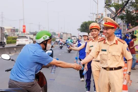 ‘Uống có trách nhiệm’ góp phần giảm vi phạm nồng độ cồn Tết Nguyên đán Ất Tỵ 2025