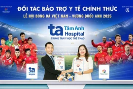 6 huyền thoại Manchester Reds kiểm tra sức khỏe tại Bệnh viện Tâm Anh TP.HCM