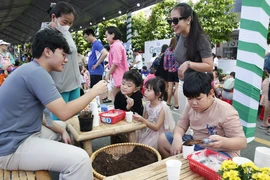 Ngày hội Sống xanh Phú Mỹ Hưng với câu chuyện hoa và rác
