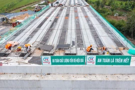 Cao tốc Châu Đốc – Cần Thơ – Sóc Trăng: Nỗ lực thi công, quyết tâm về đích đúng hẹn