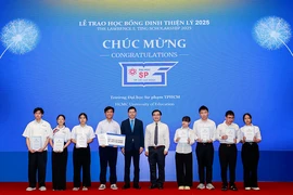 Phú Mỹ Hưng và Quỹ Đinh Thiện Lý trao tặng học bổng gần 8,8 tỷ đồng
