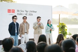 Uniqlo ra mắt BST LifeWear xuân hè 2026
