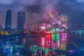 Du khách tìm vé pháo hoa Đà Nẵng sớm trước mùa lễ hội DIFF 2026