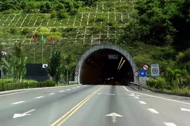 Hầm đường bộ Hải Vân sắp đóng cửa 30 phút mỗi ngày