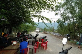 Công nhân nghỉ làm vì bức xúc tiền lương tháng 13