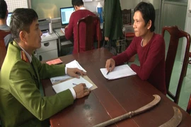 Ngồi nhậu trong nhà, bị nhóm người ập vào chém