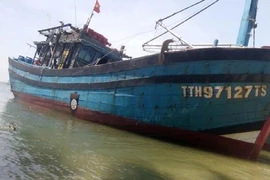 Đâm tàu cá bị hư hỏng giữa biển rồi bỏ chạy