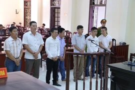 Cách mọi chức vụ trong Đảng bí thư phường đánh bạc
