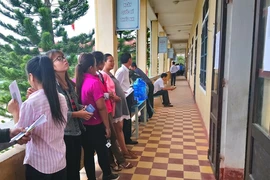 Phó Chủ tịch HĐND xã đi thi THPT quốc gia