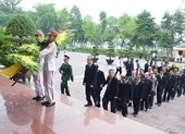 Nhiều đoàn đến viếng Đại tướng Lê Đức Anh ở Thừa Thiên - Huế