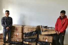 Bắt hai người chở hơn 300 kg pháo