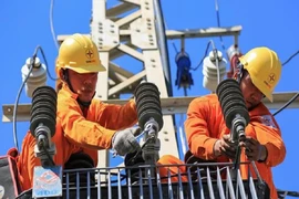 Xin lỗi khách hàng bị tính nhầm tiền điện gấp 33 lần