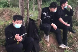 Trước đó, lực lượng chức năng tỉnh Quảng Trị cũng phát hiện 4 người Trung Quốc nhập cảnh trái phép khi lưu thông qua địa phương này.
