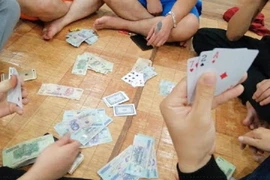 4 người bị tước danh hiệu Công an Nhân dân và bị khởi tố
