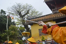 Hạ nêu trong Đại nội Huế báo hiệu kết thúc kỳ nghỉ Tết 2022