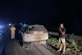 Xe máy tông vào ô tô dừng bên đường, người đàn ông tử vong