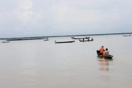 Đánh bắt cá cùng vợ, người chồng bị nước cuốn tử vong